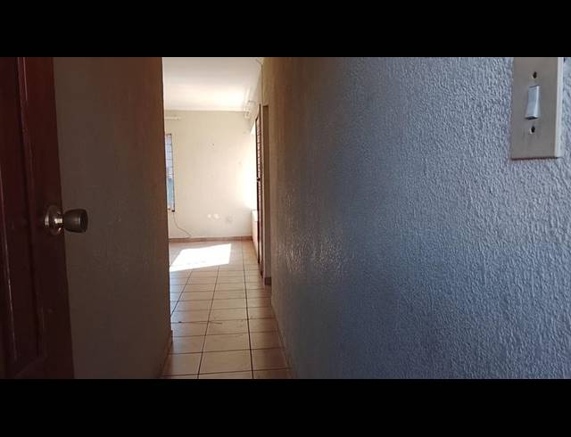 2 BEDROOM HOUSE FOR SALE IN GREENHILLS